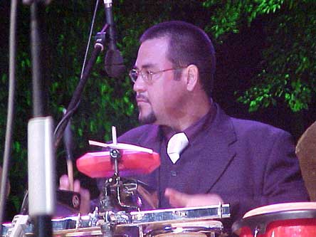 Miguel Cruz, percussion