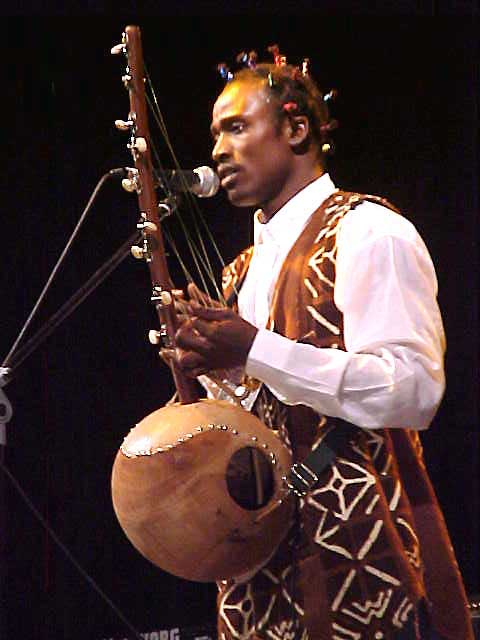 Adama Yalomba on 9-stringed n'goni