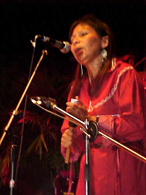 Lucia, shaman-singer, KANENHI:IO