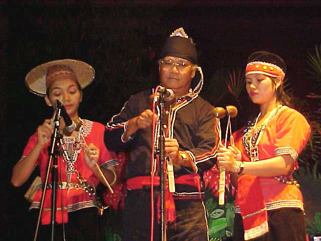 Tigalug Trio: Raymond Daling, Evelyn Ak Sajen, Pauline Ak Uvang Ajang