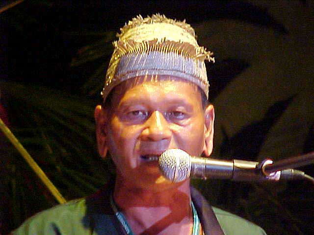 Usang Uweng, Penan vocalist
