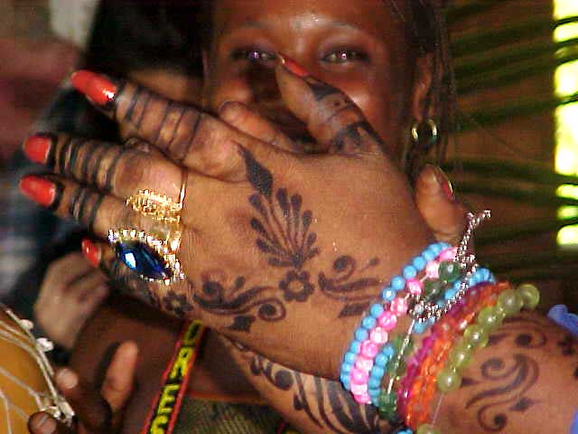 Hands of Setona, the Henna Queen of Cairo